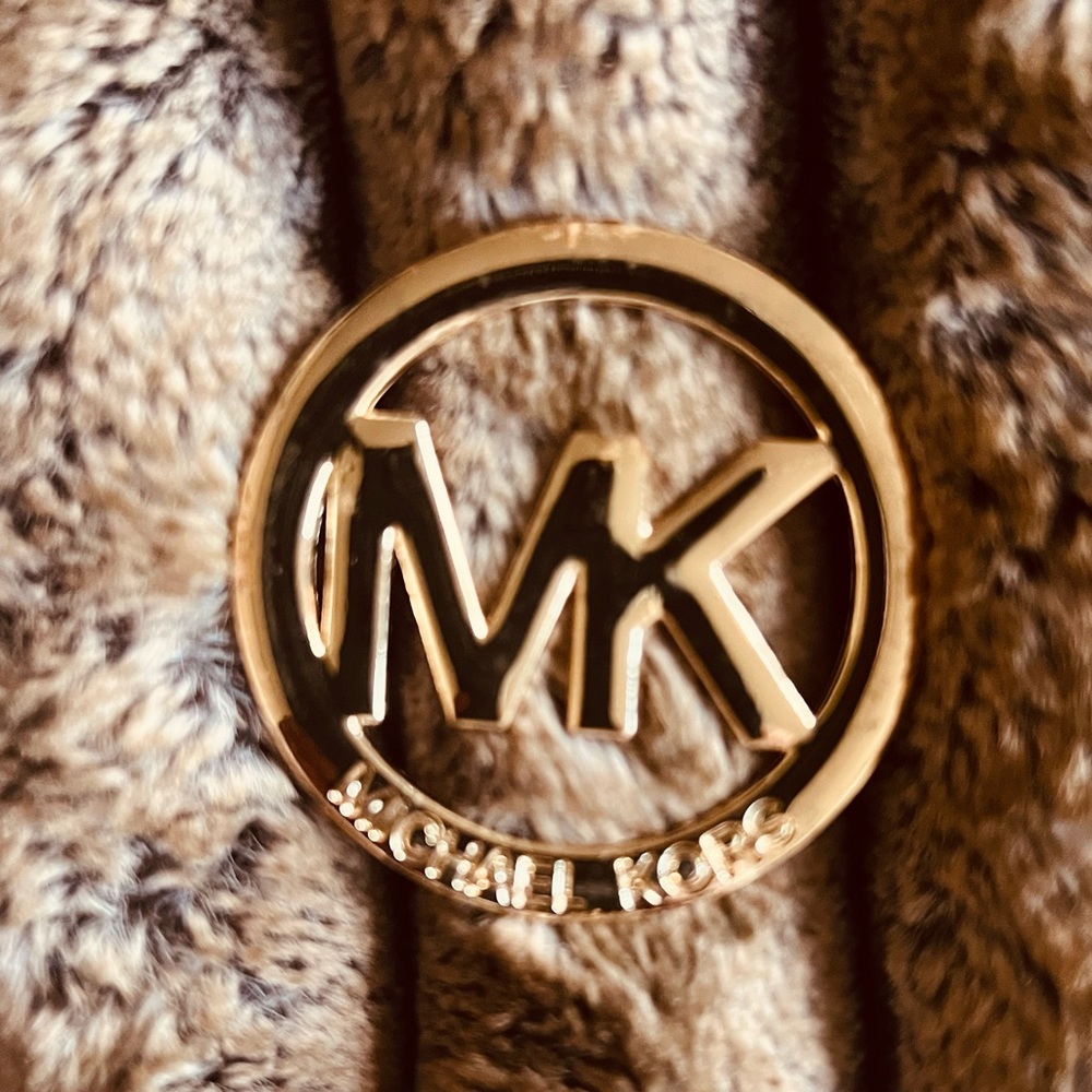 New, Light Brown, Purse By Michael Kors. FREE, Second, MK Gold Logo Ring. - Picture 12 of 13